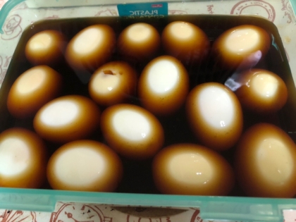こっそりリピです^ ^倍量のつけ汁にゆで卵16個の味玉プール！
