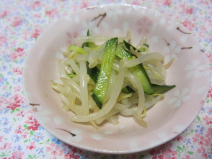 鶏ガラの旨みとごま油の香りがいいですね♪いつもポン酢一辺倒でしたがおかげ様でマンネリ脱出できました！