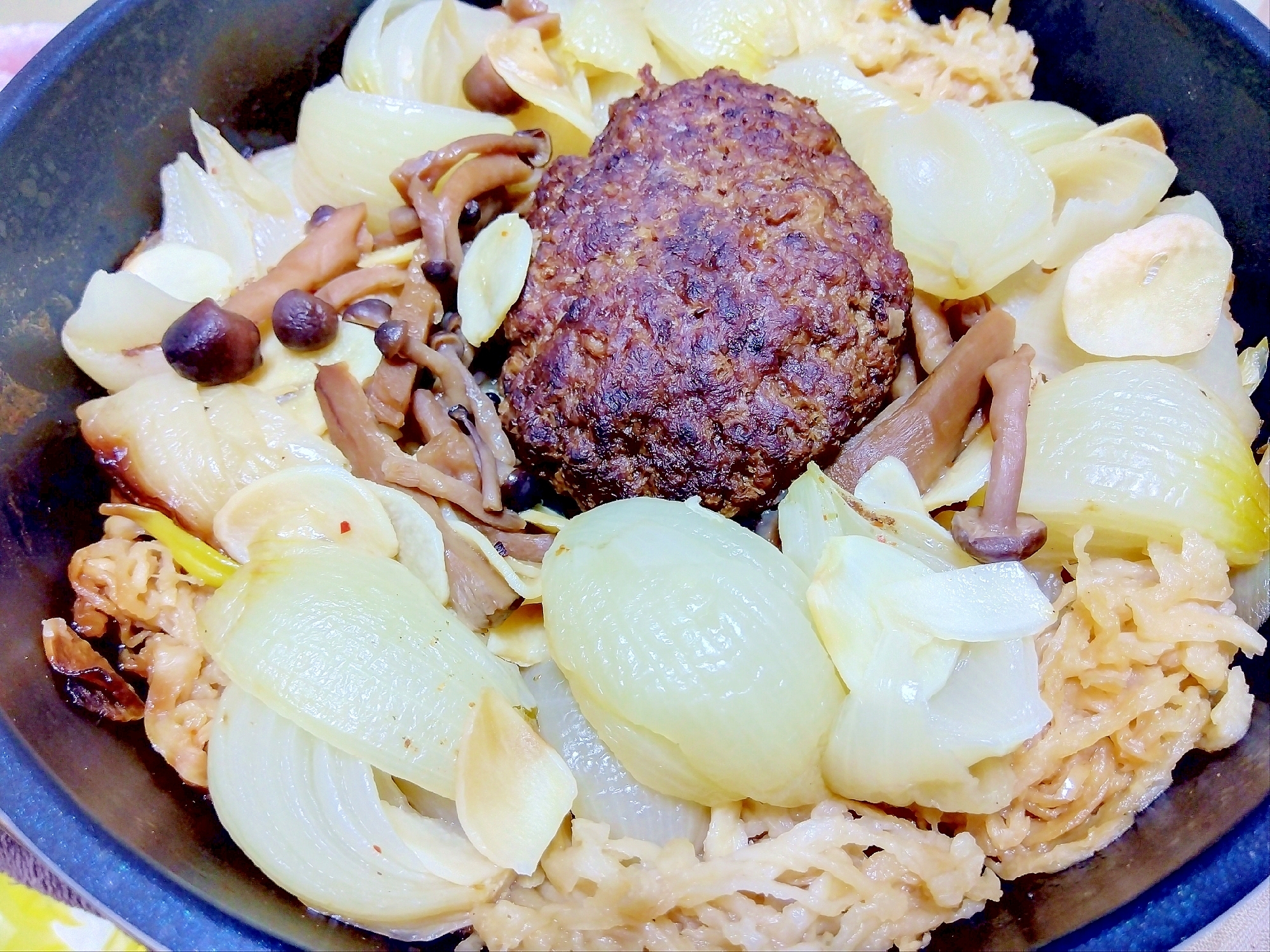 小玉葱&切干大根&きのこソースハンバーグ蒸し煮