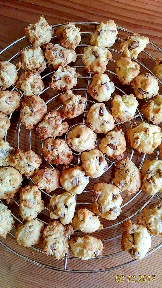 簡単 チョコ入りロッククッキー レシピ 作り方 By またたび 楽天レシピ