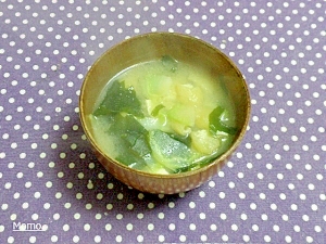 ブロッコリーの茎と油揚げの味噌汁