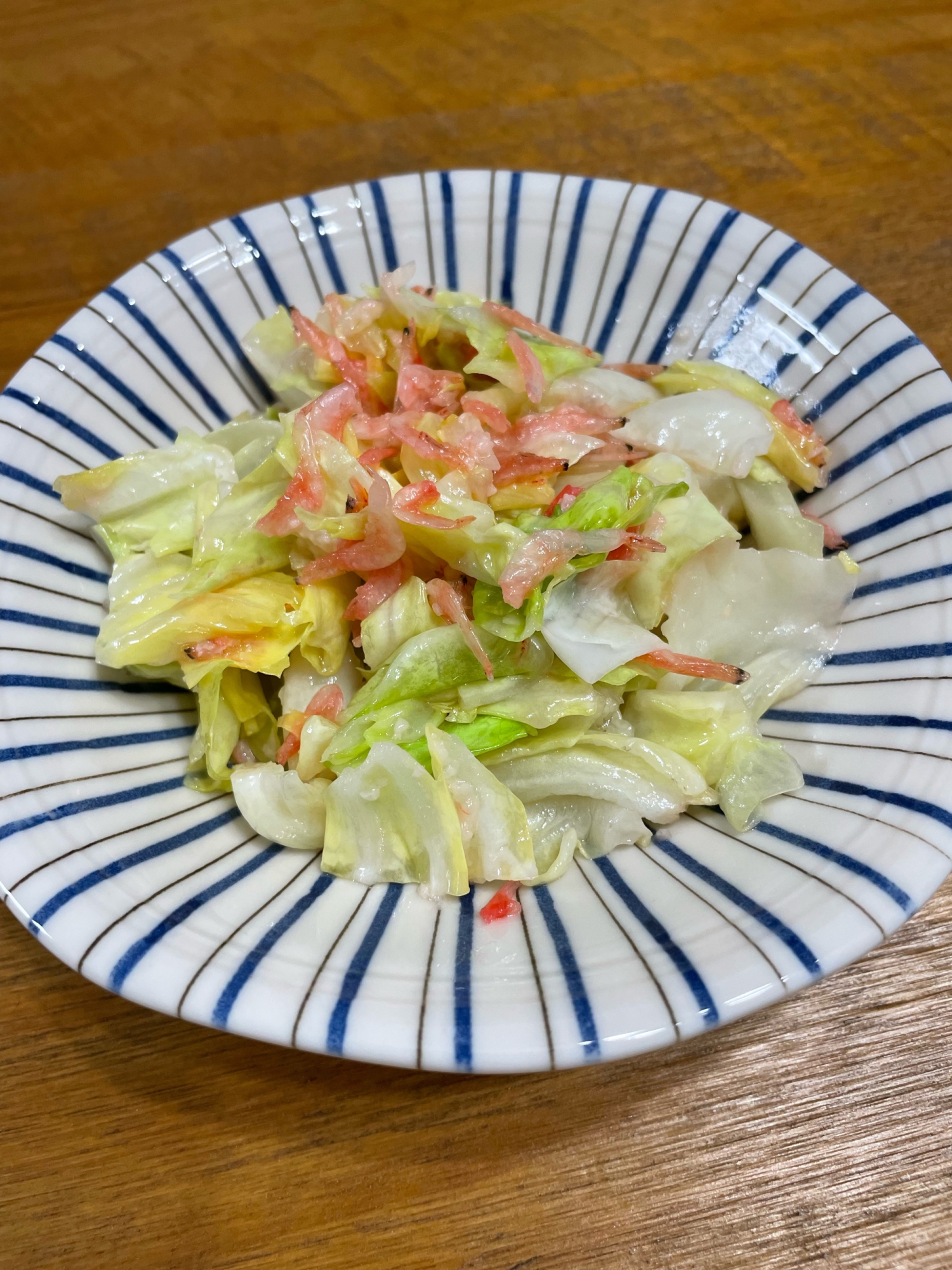 キャベツと桜海老の塩麹ニンニク和え