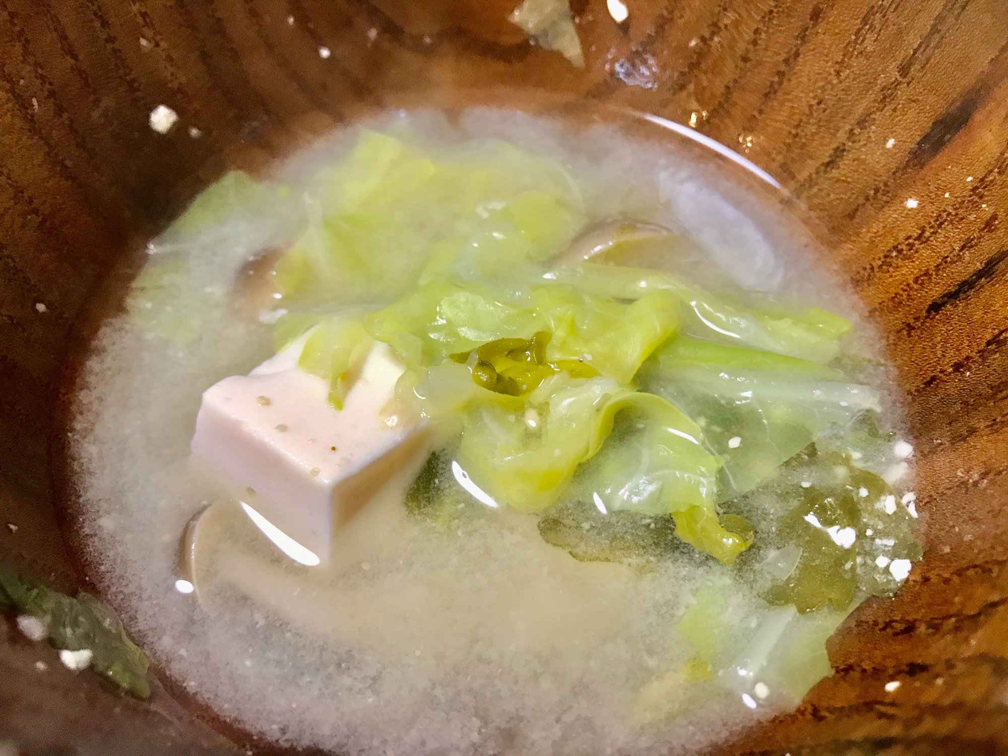 豆腐・キャベツ・しめじの味噌汁