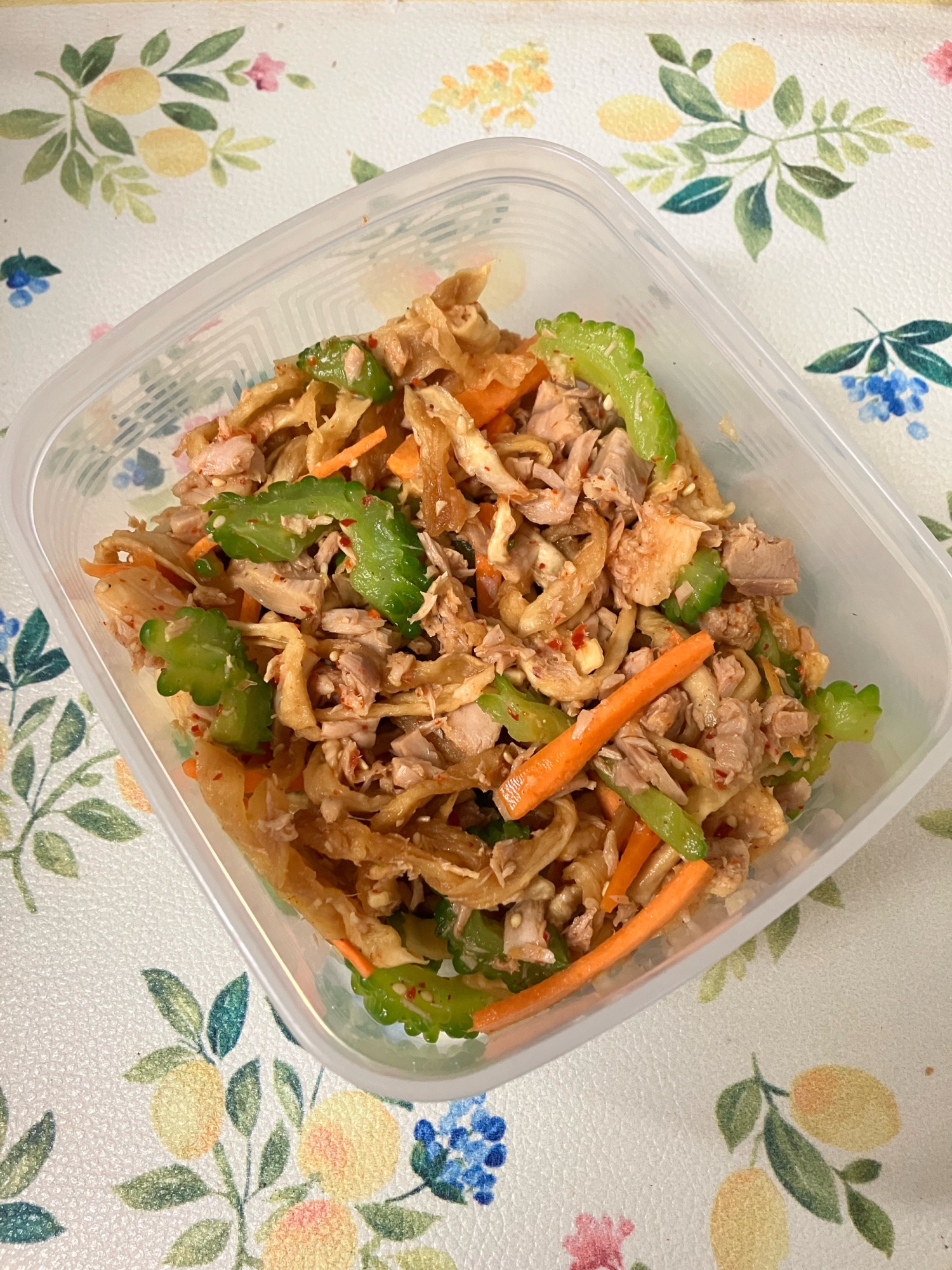 切り干し大根とゴーヤとキムチとツナの和え物