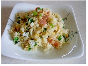 やきつき♡セロリの葉とベーコンの炒飯