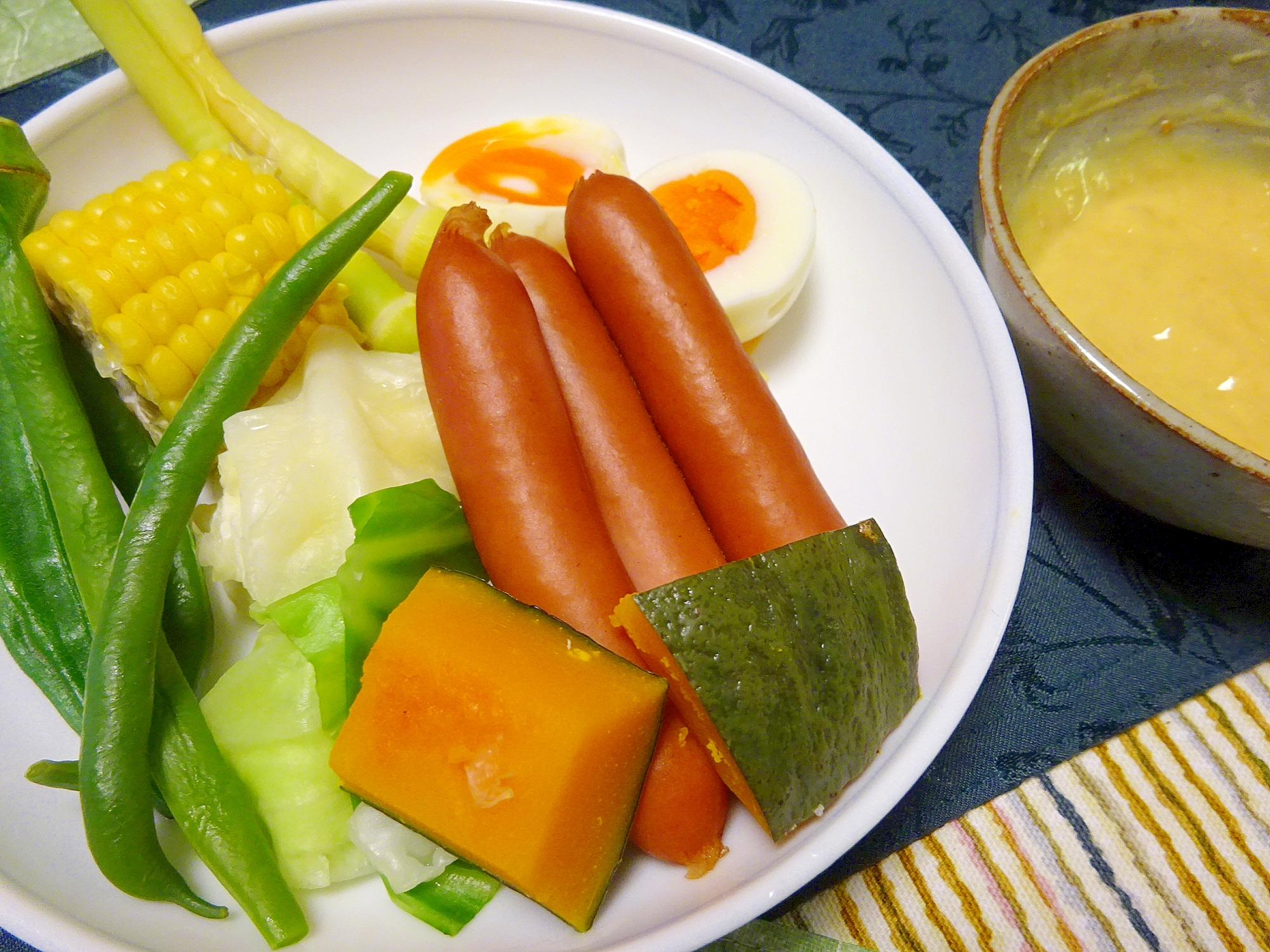 ■１０分で..蒸し野菜にんにく味噌マヨソース