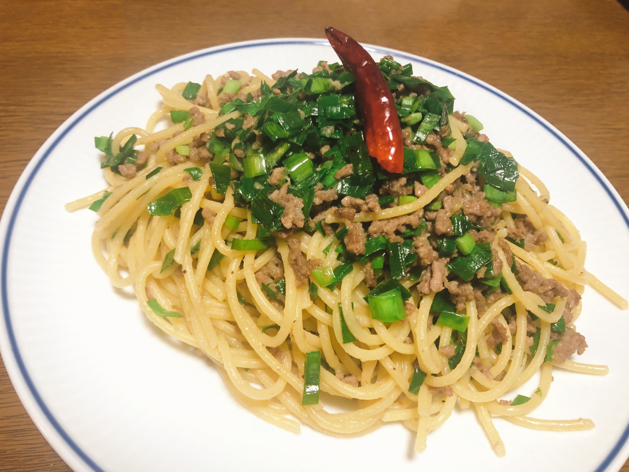 ひき肉とニラの中華風パスタ