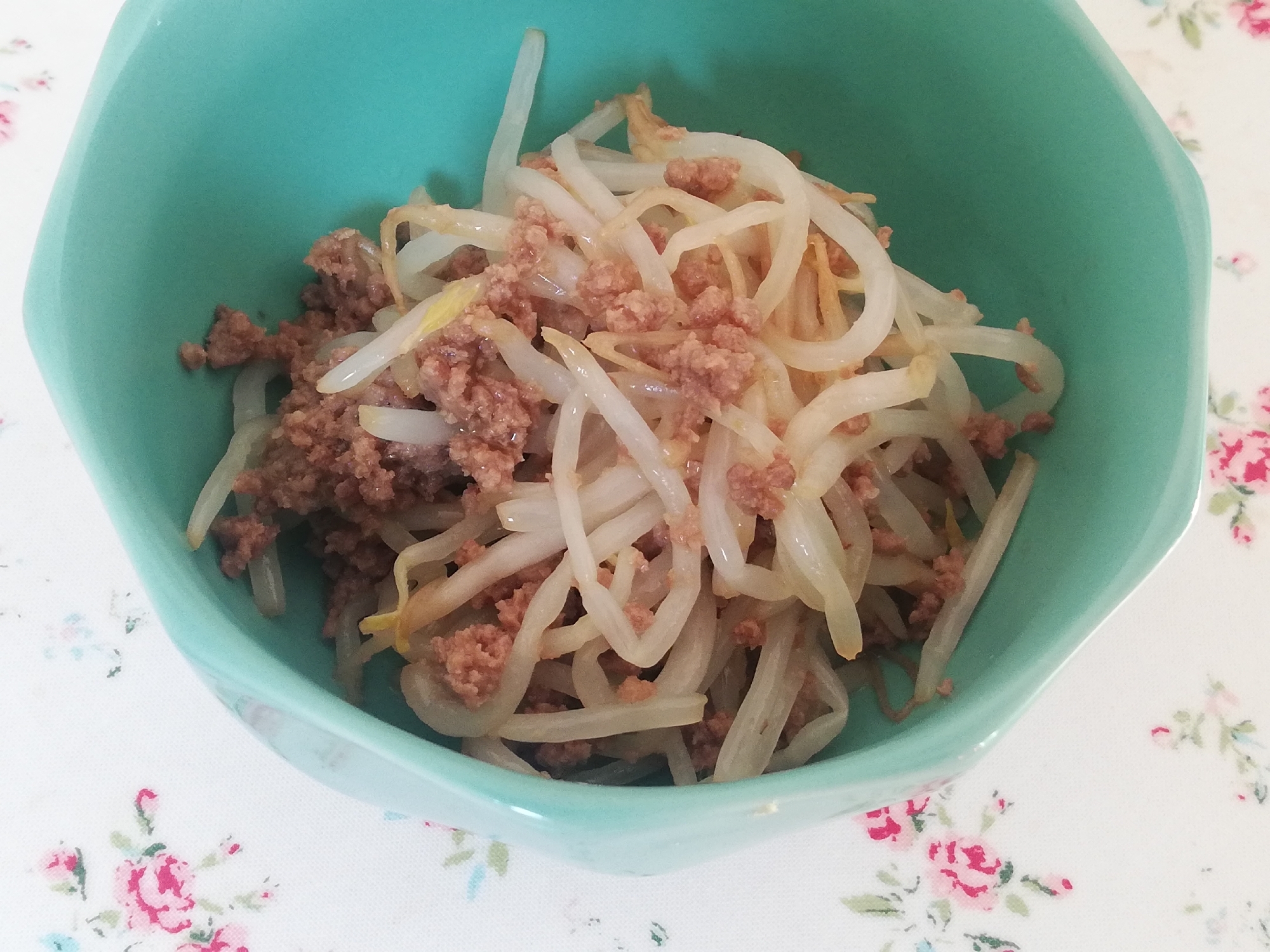 レンジで簡単ヘルシー♪もやしの肉味噌和え