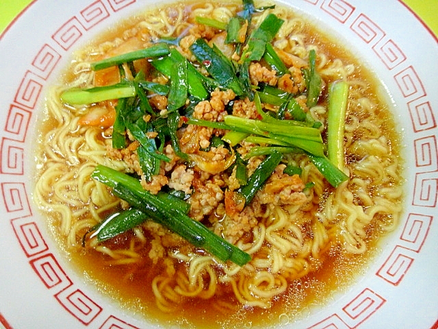 キムチとニラひき肉の醬油ラーメン