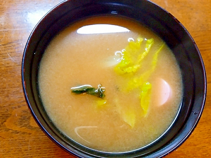 白菜と魚ニソとワカメの味噌汁