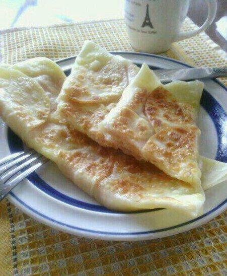 餃子の皮で作る　ハムチーズブリトー