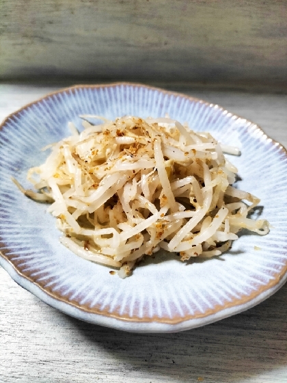 きょうはこちら♬電子レンジで簡単なのにガリバタ効果でめっちゃ美味しい〜(๑´ڡ`๑)もやしの食感好きで２袋いけます♡いつも美味しいレシピ感謝✨✨黄砂大丈夫ですか