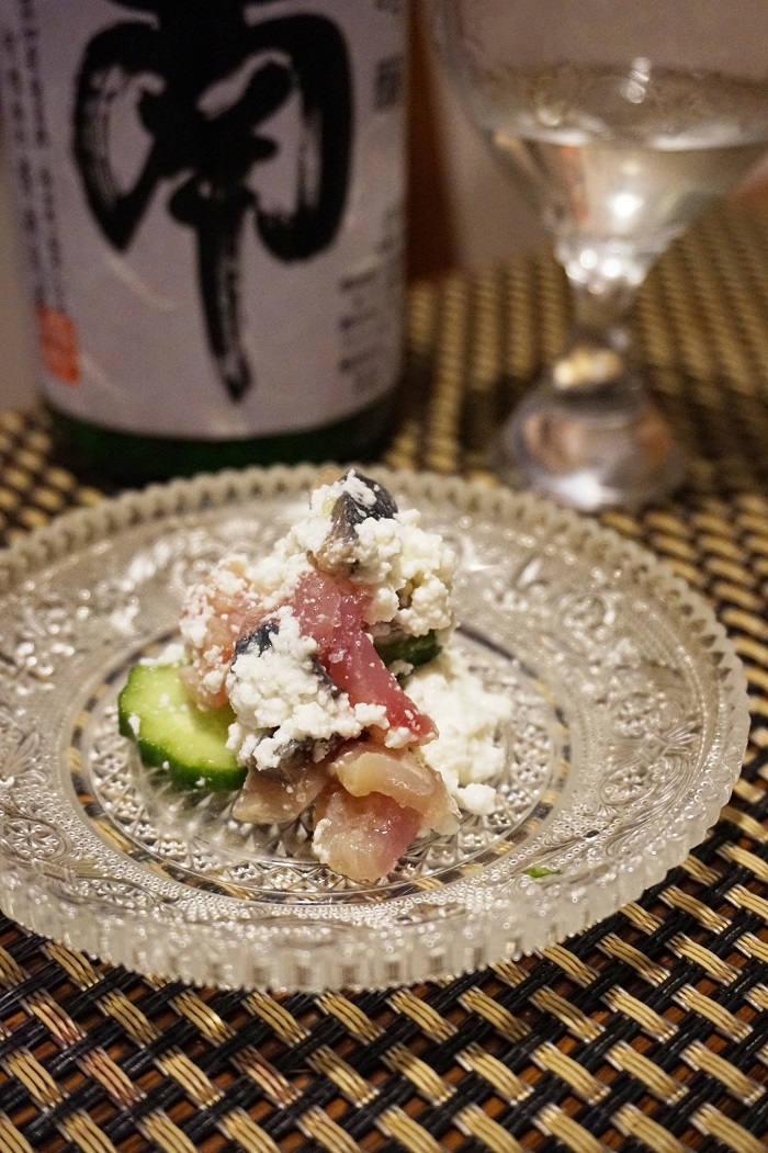 ワインに日本酒に、鰹とチーズのタルタル