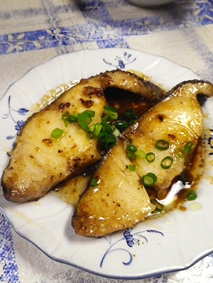 銀鱈のニンニク生姜黒酢焼き