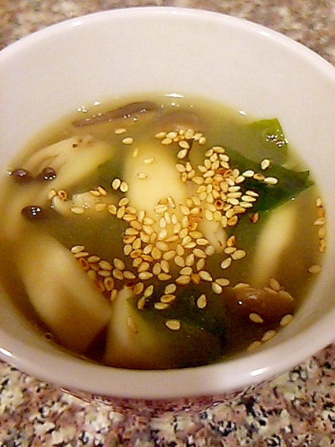 わかめとキノコの中華スープ
