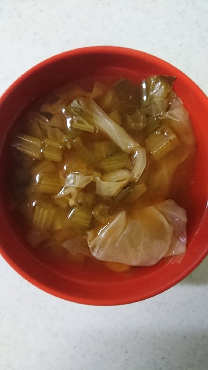 キャベツとかぶの葉の味噌汁