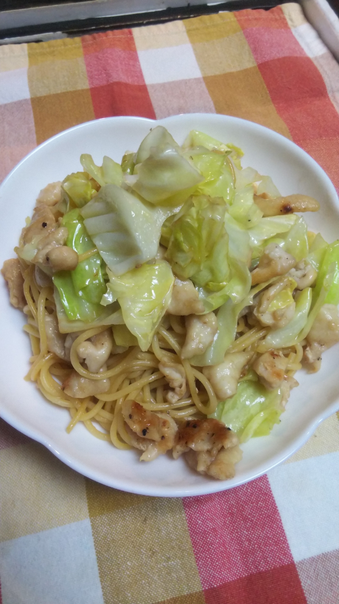 節約☆鶏皮とキャベツのパスタ