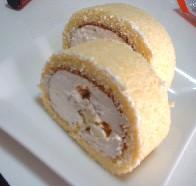 きな粉と栗のロールケーキ