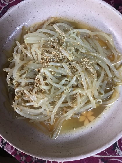 レンジで簡単！ごま油香るもやしナムル