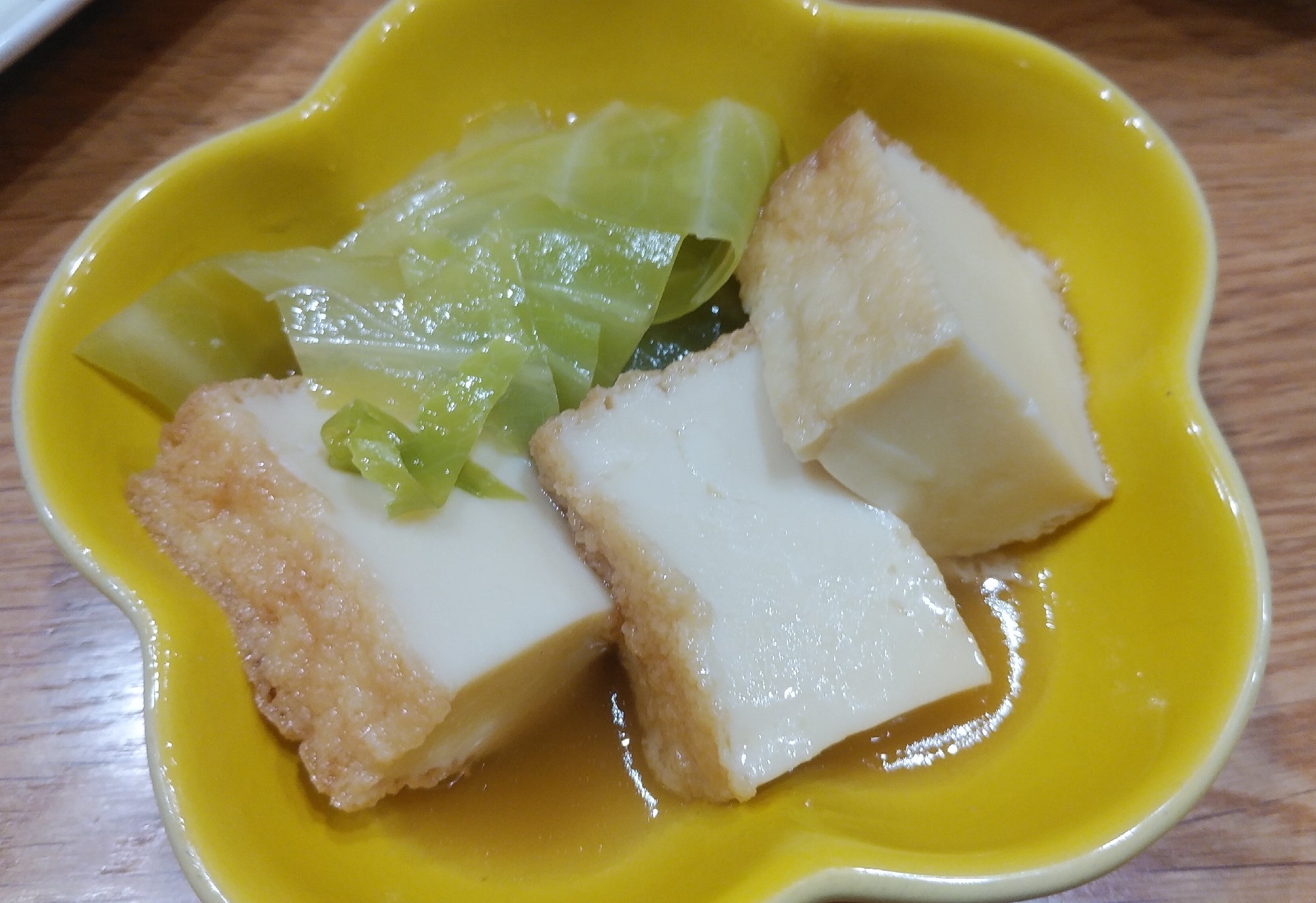 キャベツと絹厚揚げのめんつゆだし煮