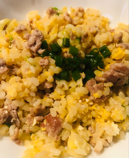 簡単♪しめに♪豚ひき肉とたまごのやみつきチャーハン