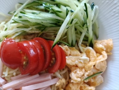 ミョウガタケの入った冷やし中華