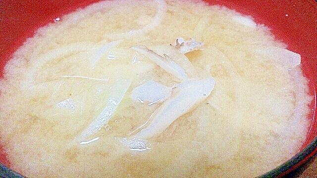 舞茸と玉ねぎの味噌汁