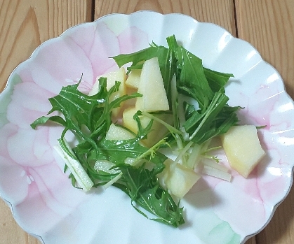 シャキシャキ水菜とりんごのサラダ