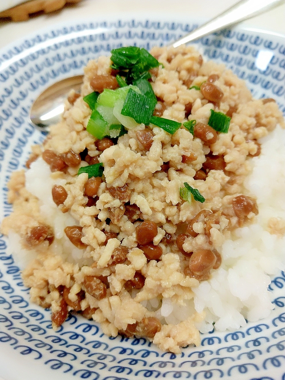 電子レンジde簡単！肉味噌納豆と鶏ひき肉の丼♪