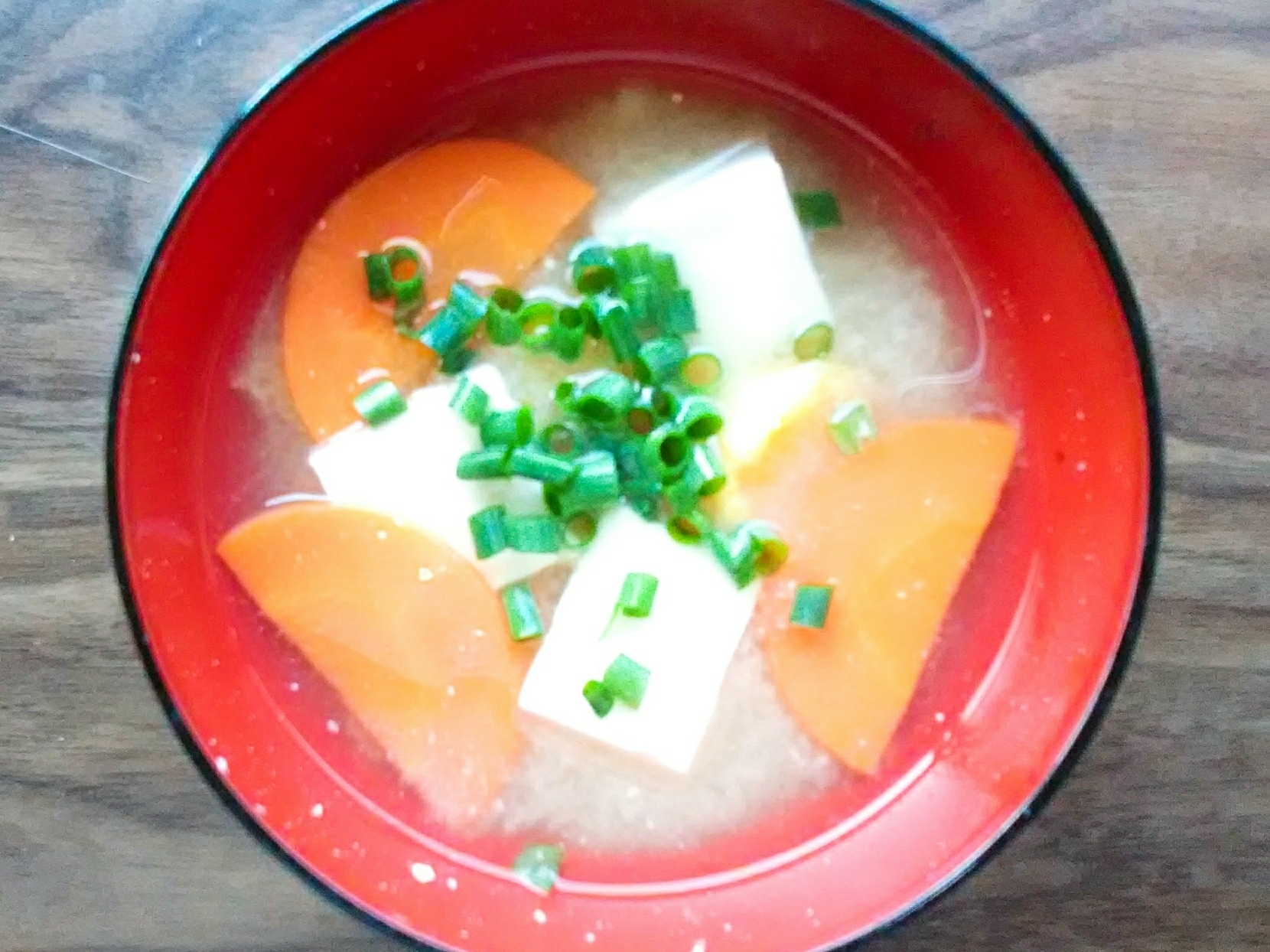ニンジンと豆腐の生姜味噌汁