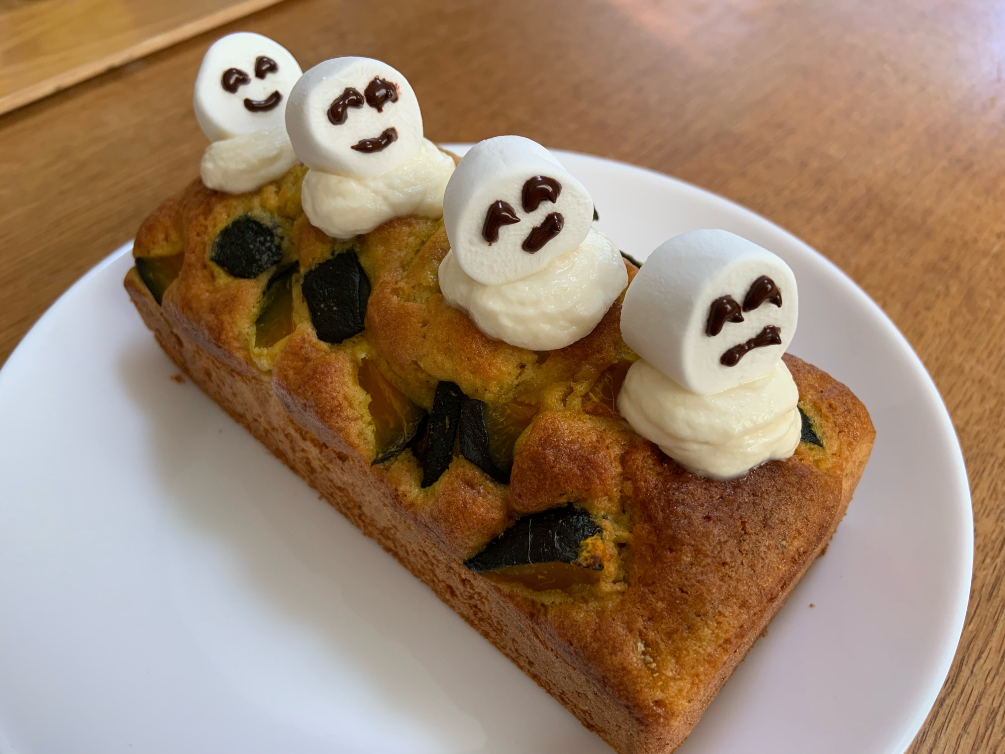 ハロウィンのおやつにオバケ南瓜ケーキ