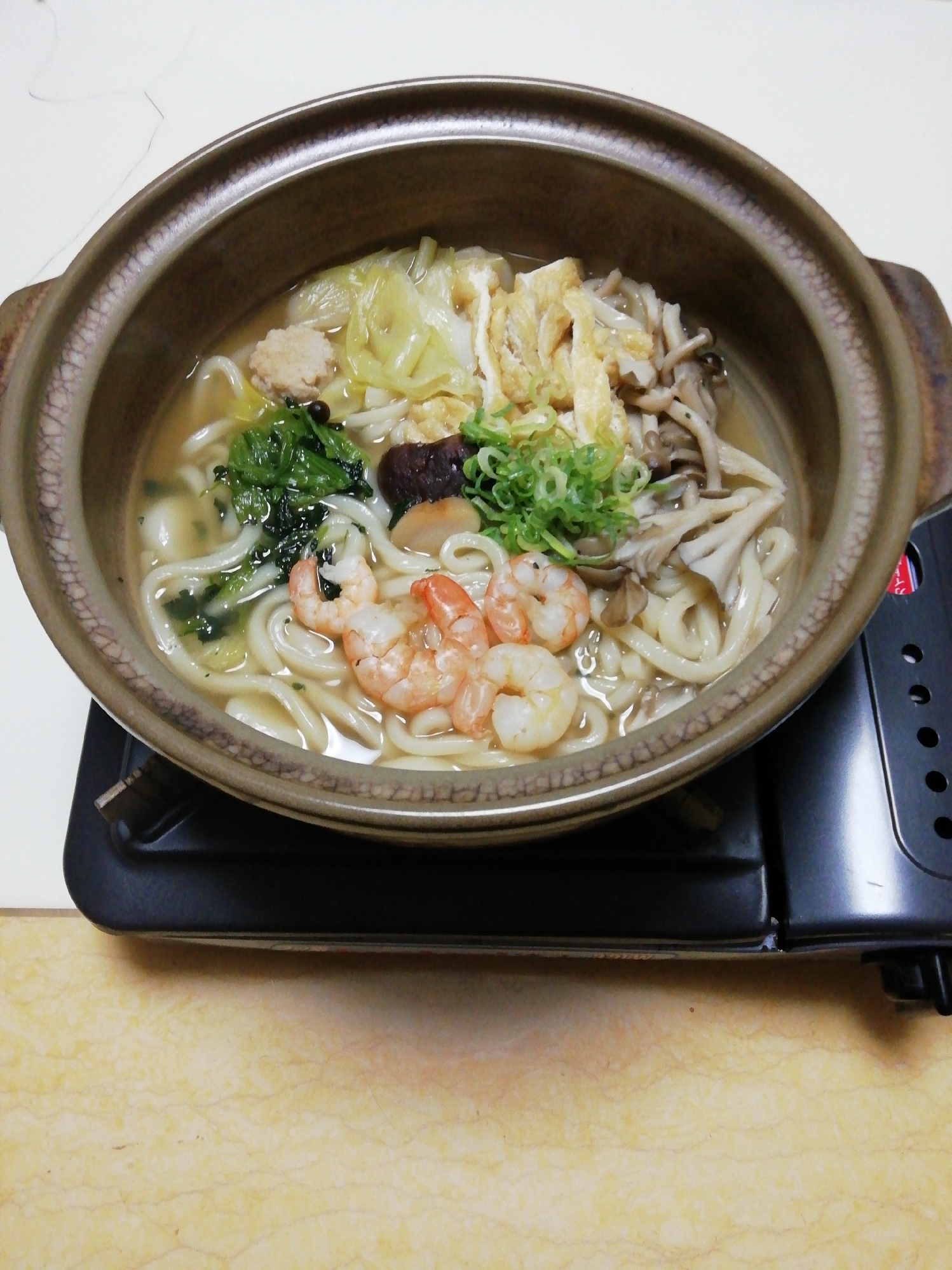 簡単！海老ときのこの鍋焼きうどん