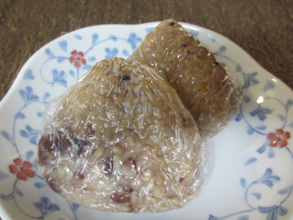 おにぎりにしてお弁当にも♪炊飯器で保存しておりました～長時間保温でも味が落ちないのが嬉しいです！これからも炊きますね♪♪ステキレシピありがとうございました！