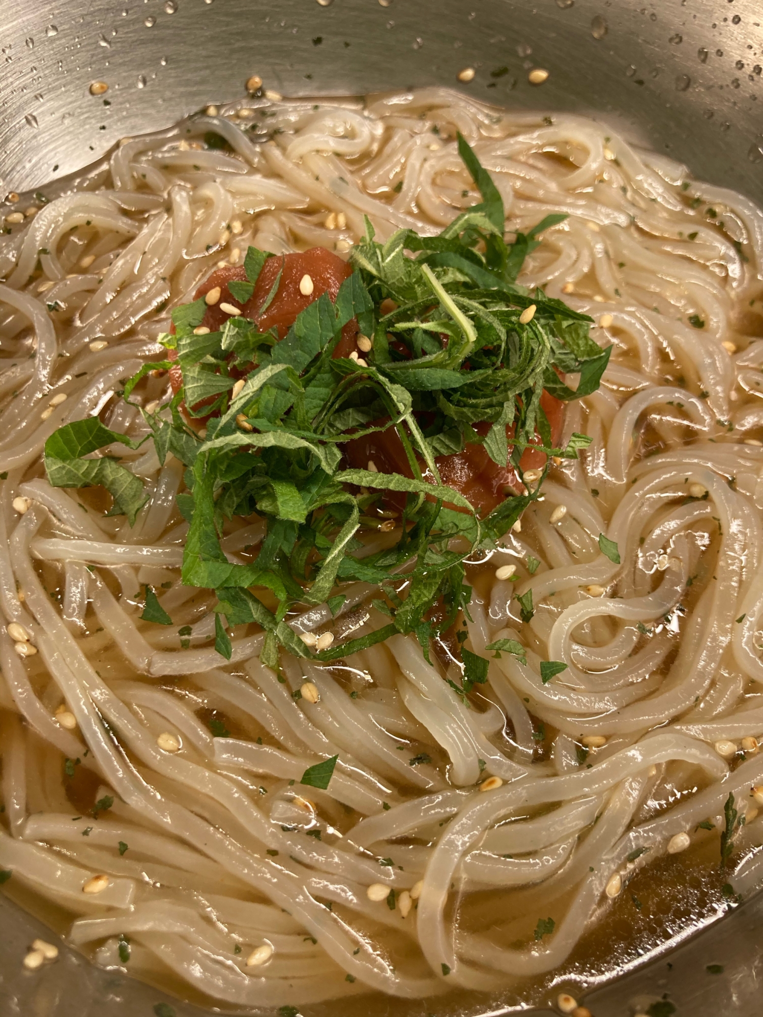 夏にサッパリ！梅紫蘇冷麺！