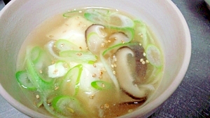 ねぎと豆腐の中華スープ