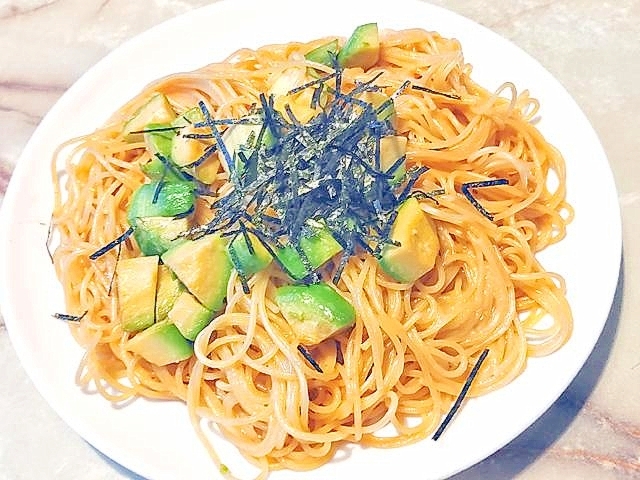 わさびがピリリと…アボカドとわさびの醤油パスタ♪