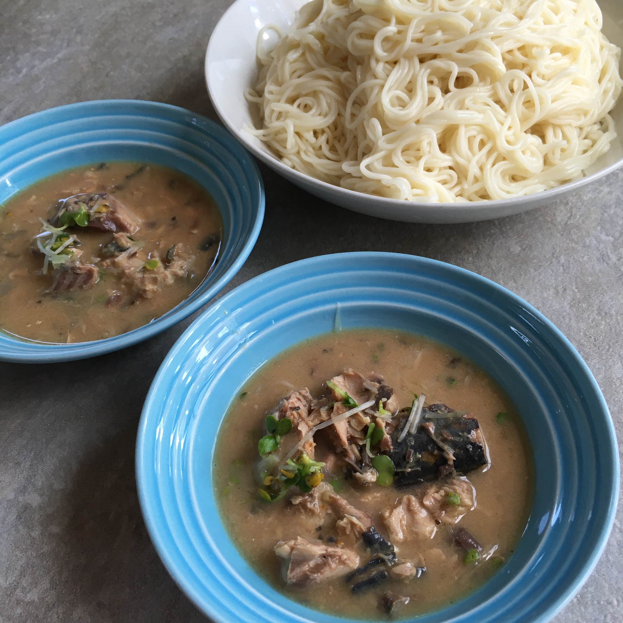 サバ缶ゆず香つけ汁deそうめん♪