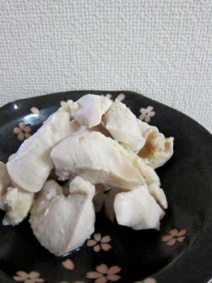 手軽でおいしい、鶏むね肉の塩蒸し