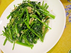 にんにくたっぷり!くうしんさいの炒め