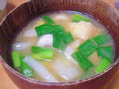 「あぶらあげと白菜、ちくわの味噌汁」　　　♪♪