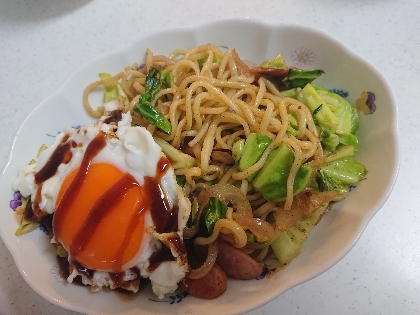 【焼きそば】目玉焼きのせ野菜焼きそば