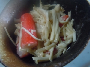 えのきとカニカマのチーズ醤油炒め煮