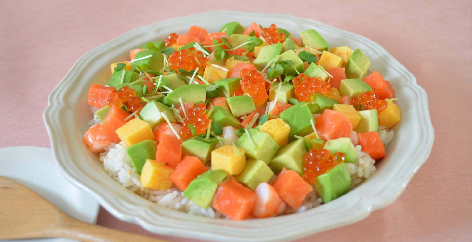 アボカドとサーモンのばらちらし