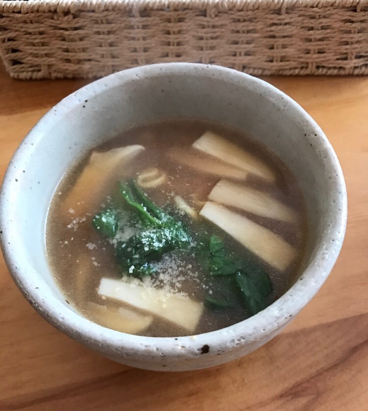 レタスとエリンギの粉チーズ味噌ラーメン