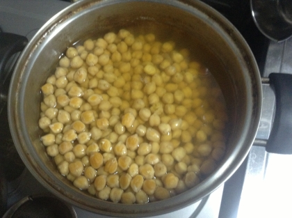 圧力鍋で蒸しひよこ豆