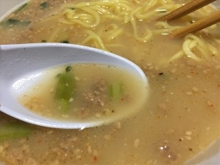 青梗菜と人参、豚挽き肉の味噌ラーメン