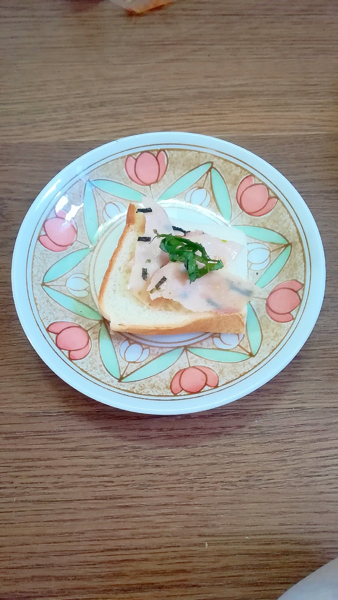 おつまみ食パン♪ハムと刻み海苔と大葉のせ