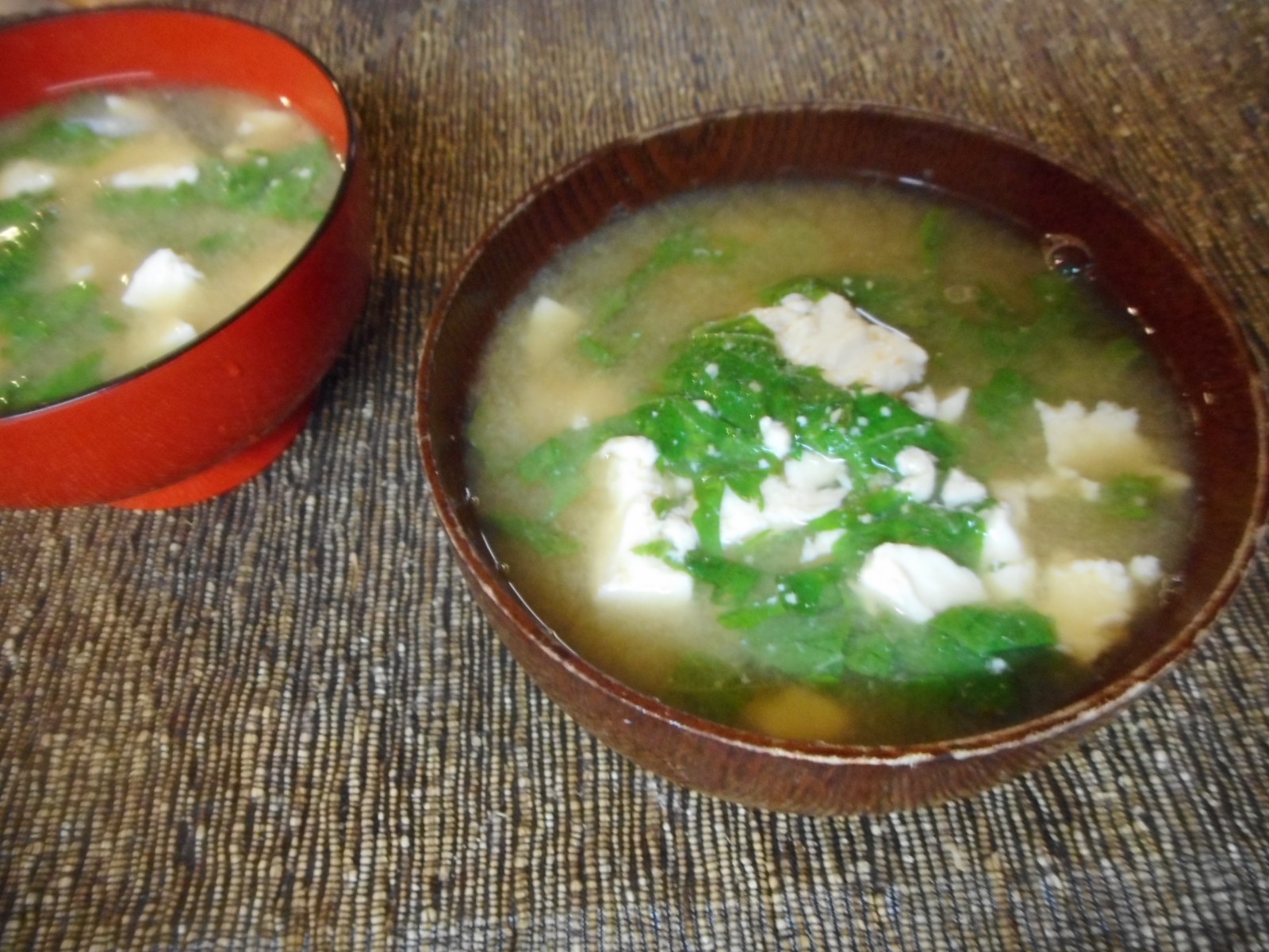 豆腐とシソの味噌汁