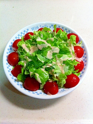簡単・ブーケレタスとトマトのサラダ♪