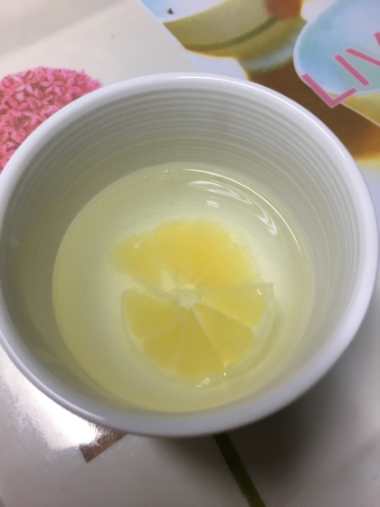 レモンの砂糖漬けで簡単ホット♥レモネード